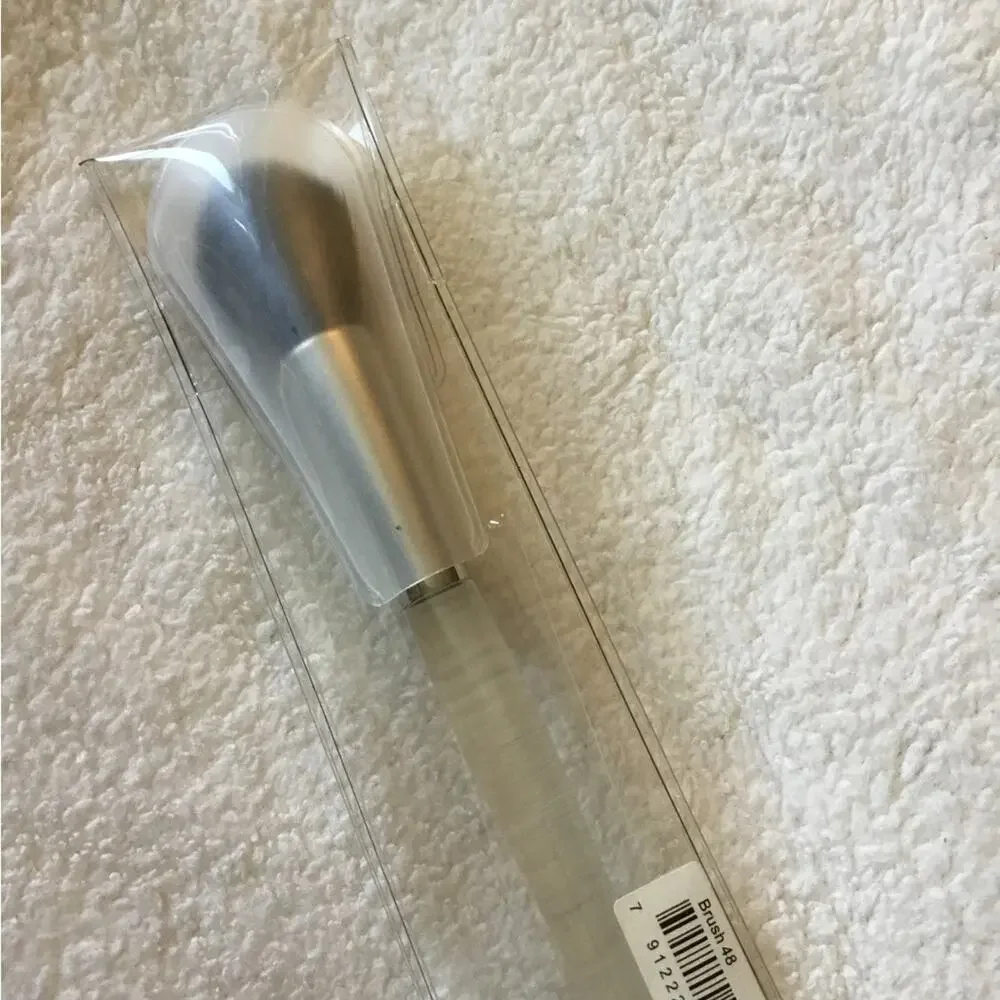 Trish McEvoy Clear Handle Blending Brush with Silver Ferrule